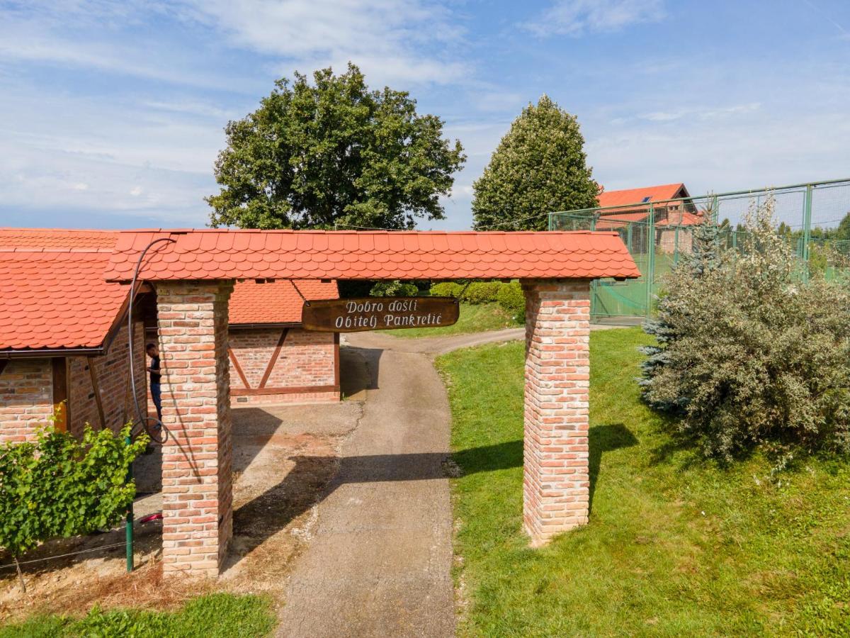 Val Hills Rural Holiday House Gaj Exterior photo