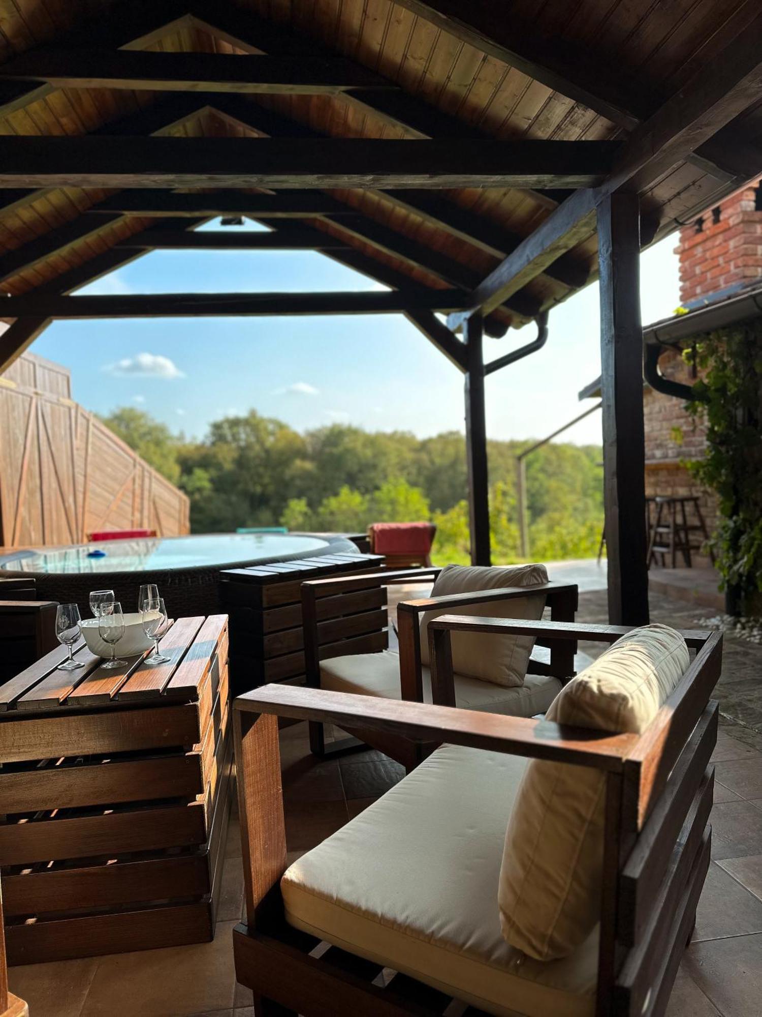Val Hills Rural Holiday House Gaj Exterior photo